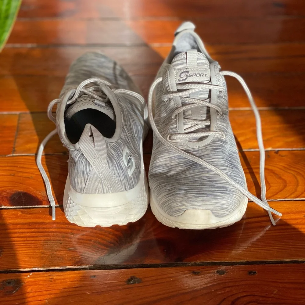 Skechers Sport Sneakers Gray and White Size 9.5 Like New